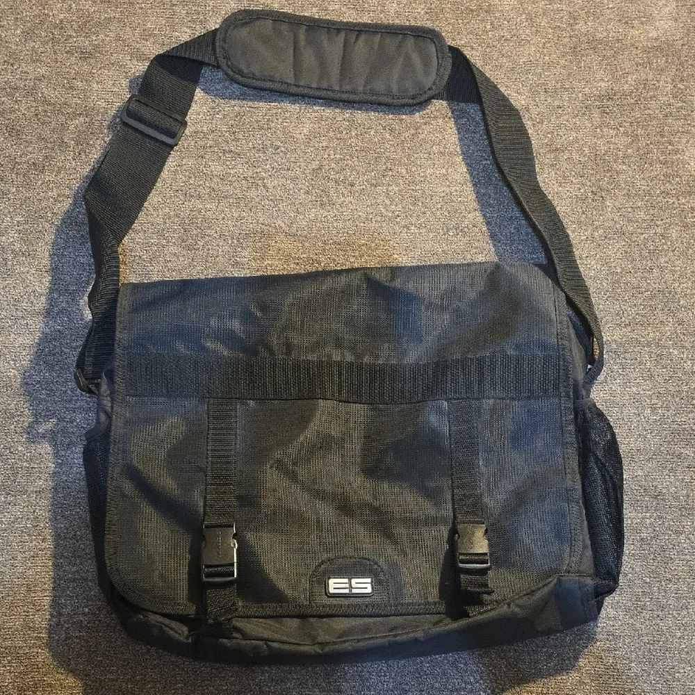 Black Men's Messenger Bag